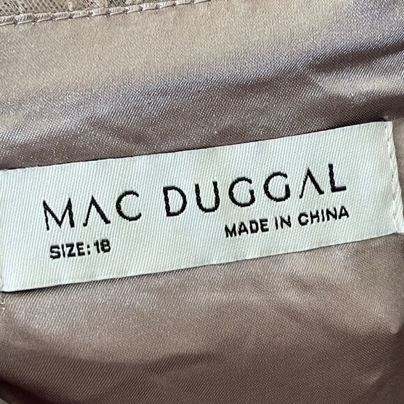 Mac Duggal Gown Dress Size 18 Appliquéd Cap Sleeve Bodice Flowy Lilac 20264 $598 - Picture 15 of 15